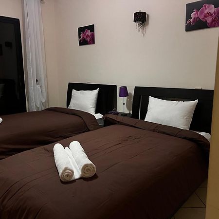 Magnifique Appartement Spacieux Confort Propre Familial 2 Chambres Salon Et Salle A Manger A 20Mn A Pied De Place Jemaa El Fina 4 Piscines Dans Espace De Golf A 12 Mn En Voitures L Entree Est Gratuit Pour La Clientele Ouvert Entre 10H Et 20H Marrakesh Exterior photo