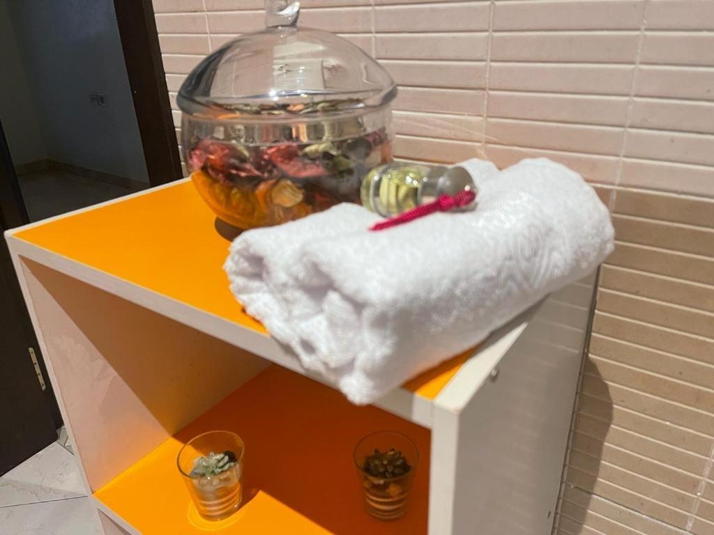 Magnifique Appartement Spacieux Confort Propre Familial 2 Chambres Salon Et Salle A Manger A 20Mn A Pied De Place Jemaa El Fina 4 Piscines Dans Espace De Golf A 12 Mn En Voitures L Entree Est Gratuit Pour La Clientele Ouvert Entre 10H Et 20H Marrakesh Exterior photo