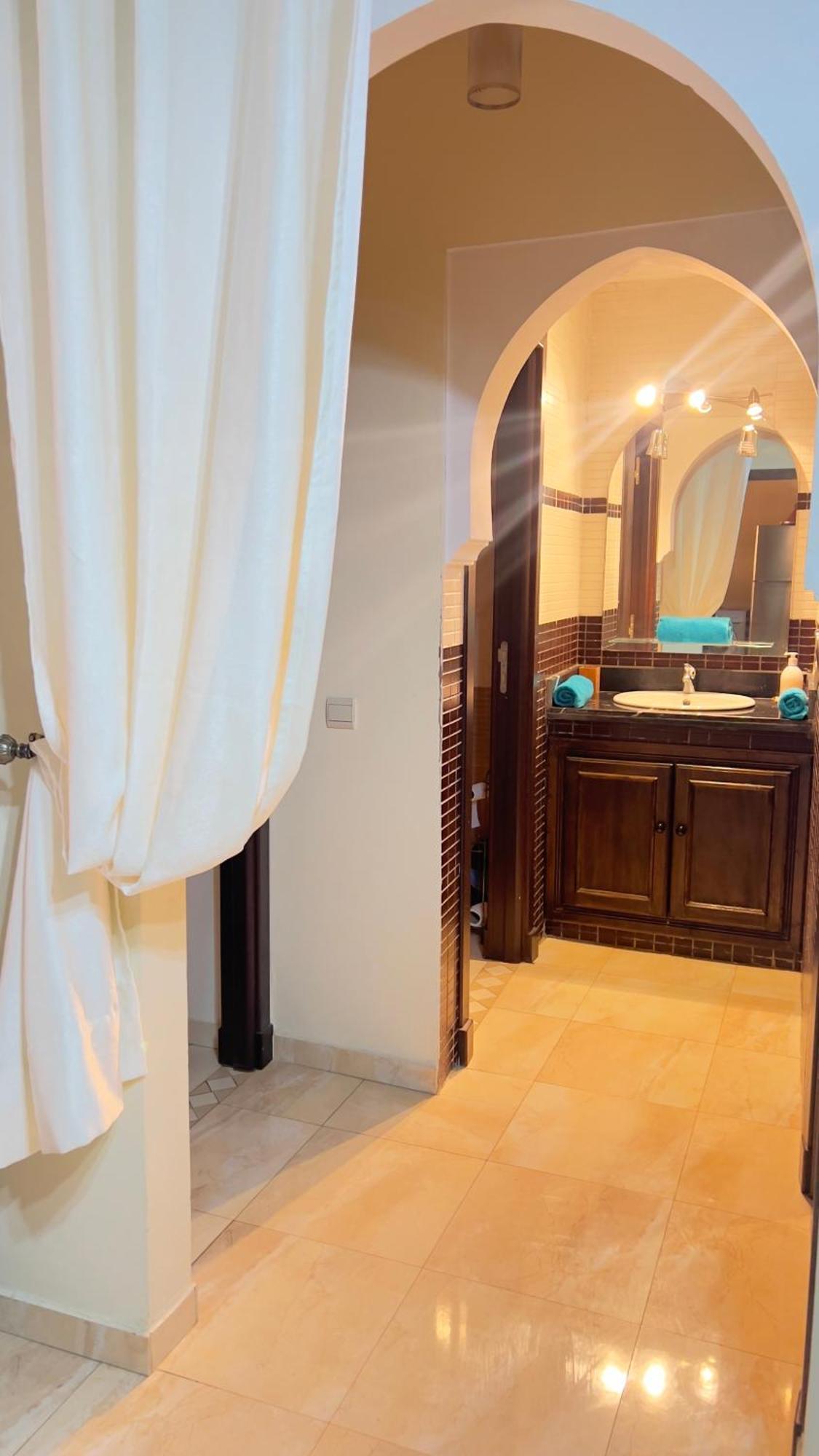 Magnifique Appartement Spacieux Confort Propre Familial 2 Chambres Salon Et Salle A Manger A 20Mn A Pied De Place Jemaa El Fina 4 Piscines Dans Espace De Golf A 12 Mn En Voitures L Entree Est Gratuit Pour La Clientele Ouvert Entre 10H Et 20H Marrakesh Exterior photo